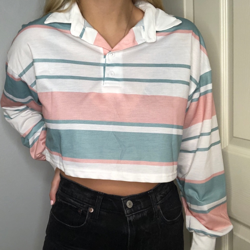 Cropped gently worn pastel long sleeve.